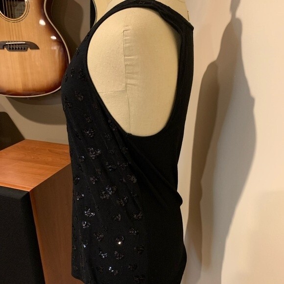 Express size medium scoop neck tank top with sequin hearts - Picture 3 of 5